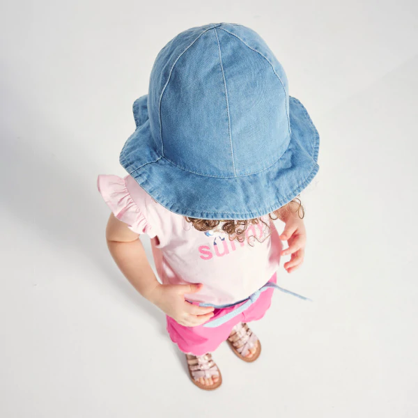 Chapeau de soleil en jean bleu bébé fille