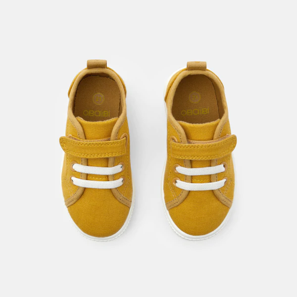 Chaussures en toile jaune bébé garçon