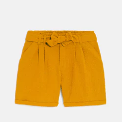 Short uni ceinturé jaune Fille