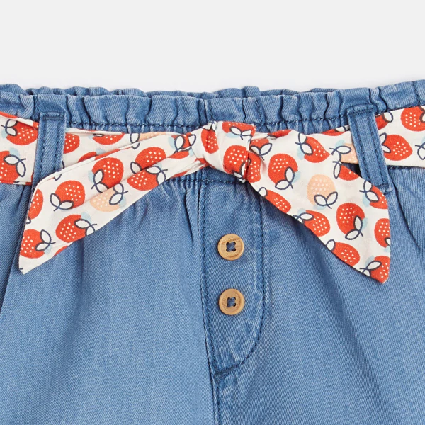 Short en denim léger bleu ceinture fraises bébé fille